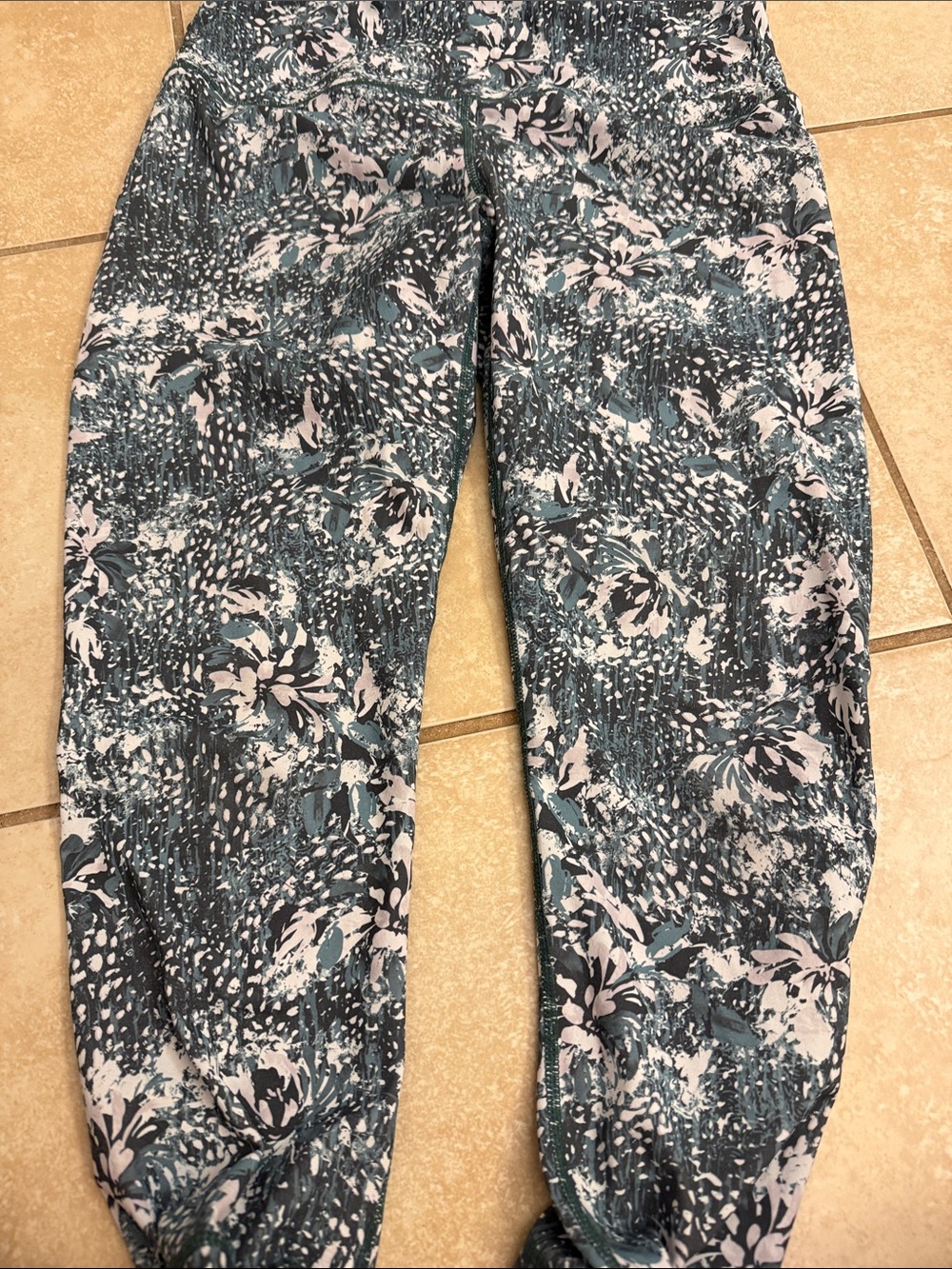 GAIAM Blue and White Floral Printed Leggings